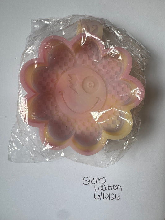 Checkered smiley mold