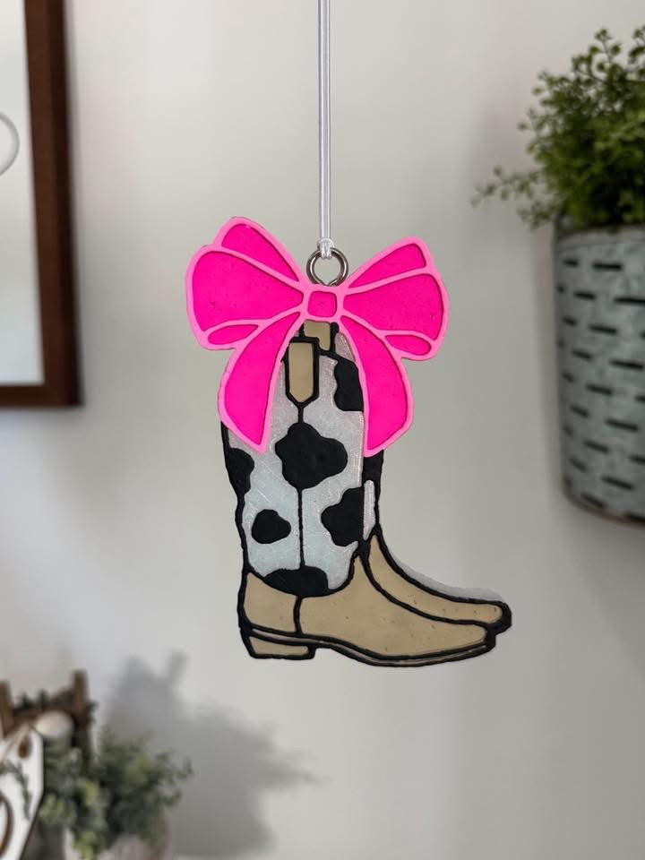 Boots with bow
