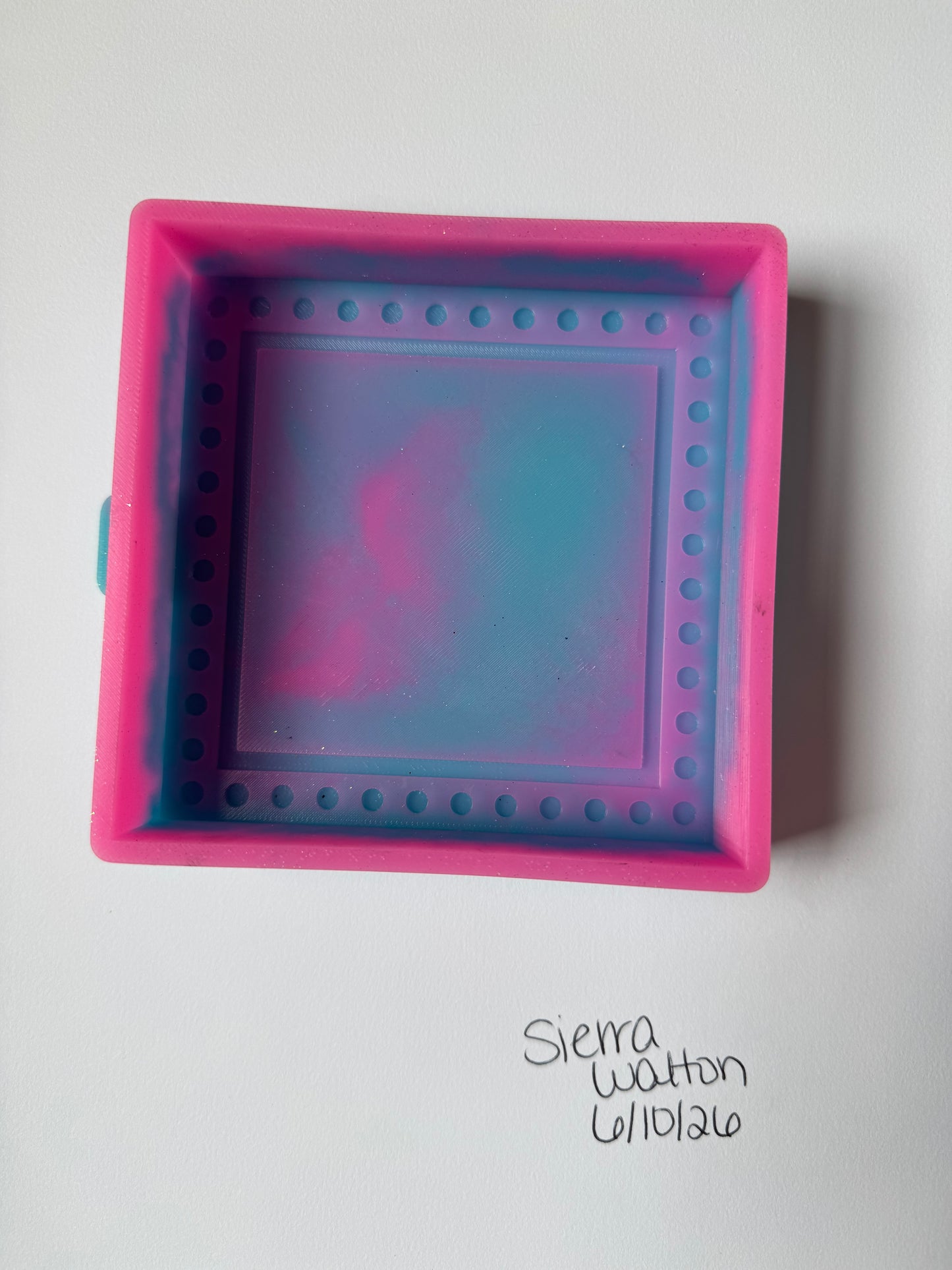 Dotted Square Frame Mold